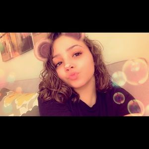 Meet your Posher, Alyssa